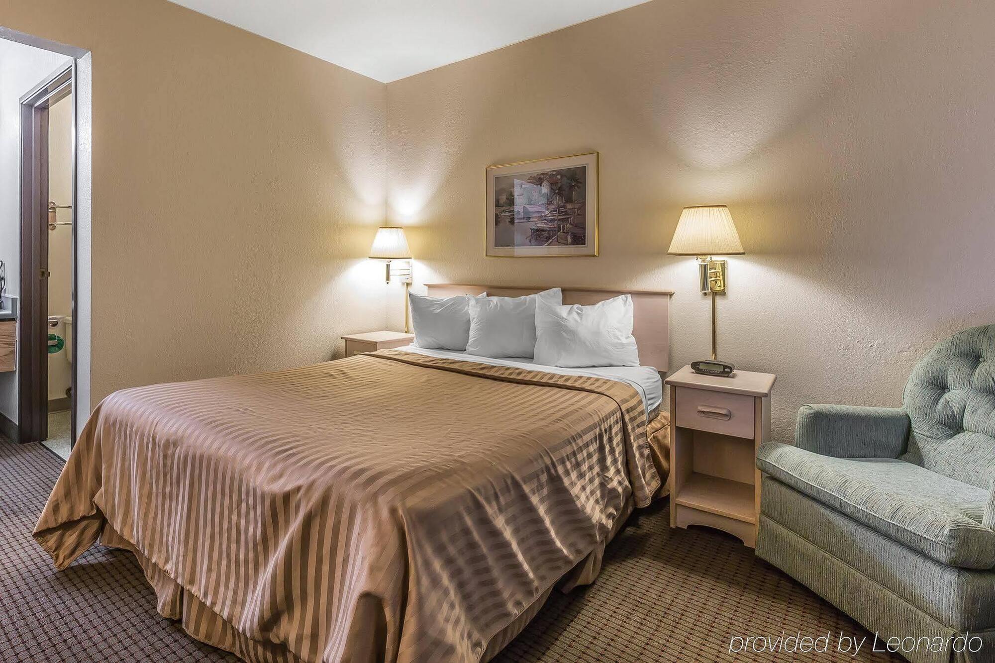 Country Inn & Suites By Radisson, Monterey Beachfront-Marina, Ca ภายนอก รูปภาพ
